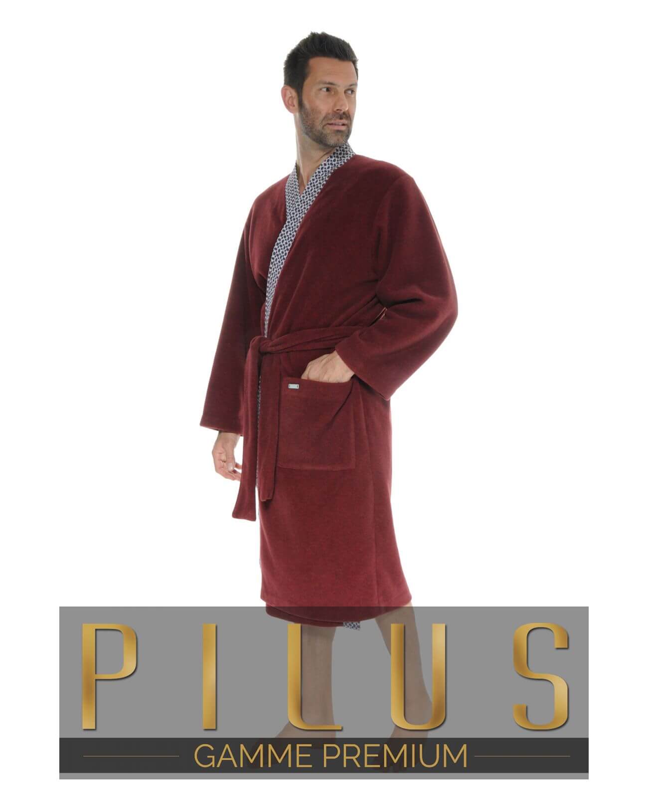  ROBE DE CHAMBRE . LEONCE