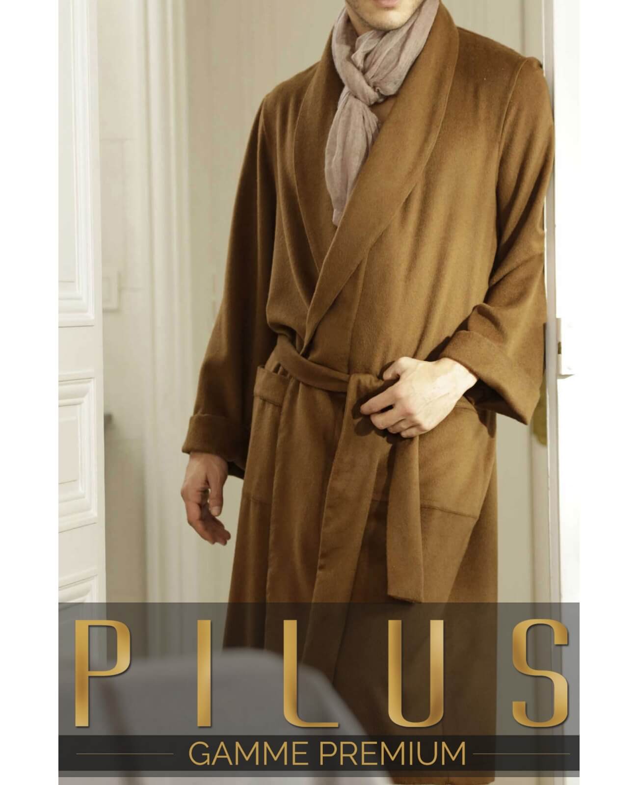  ROBE DE CHAMBRE . WANG